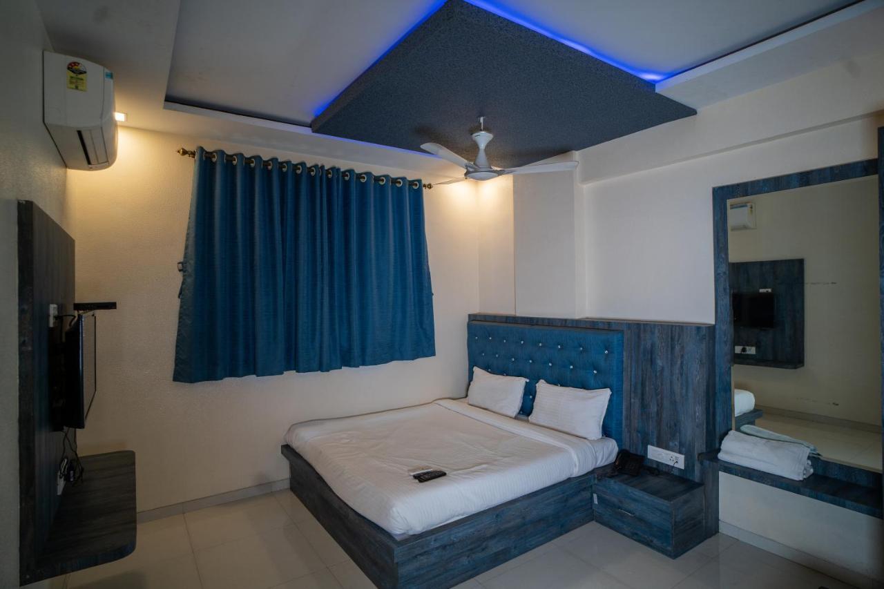 Hotel Mari Aai Residency نافي مومباي المظهر الخارجي الصورة